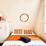Cosy Place Entre L'arc De Triomphe Et Les Champs-elysees *