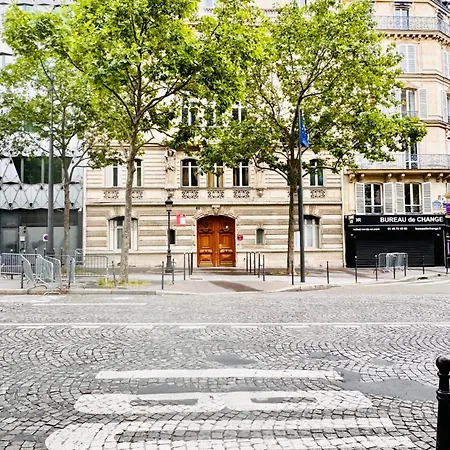 Quarto em Acomodações Particulares Cosy Place Entre L'arc De Triomphe Et Les Champs-elysees Paris