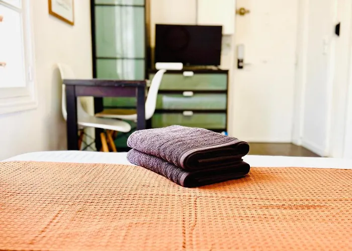 Cosy Place Entre L'arc De Triomphe Et Les Champs-elysees Accommodatie bij particulieren *