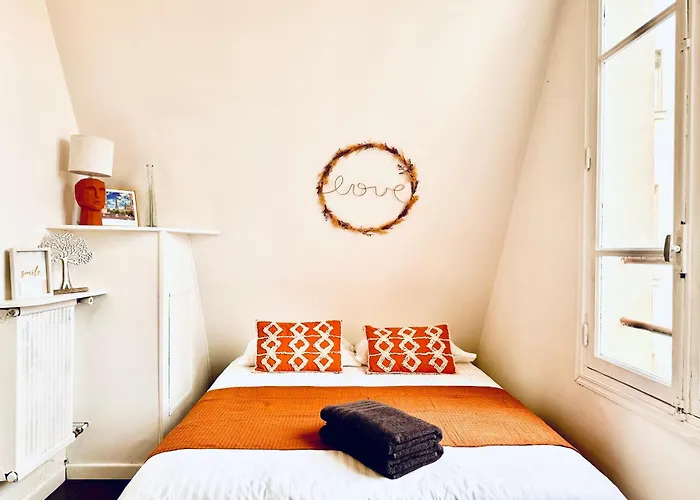 Cosy Place Entre L'arc De Triomphe Et Les Champs-elysees *