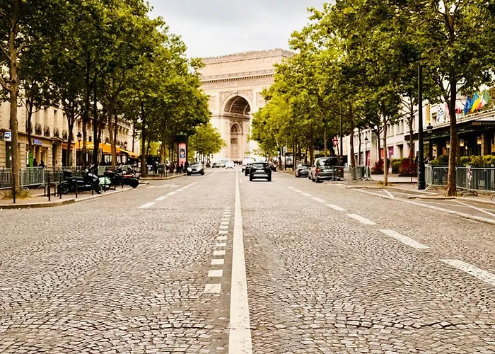 Cosy Place Entre L'arc De Triomphe Et Les Champs-elysees Accommodatie bij particulieren Parijs