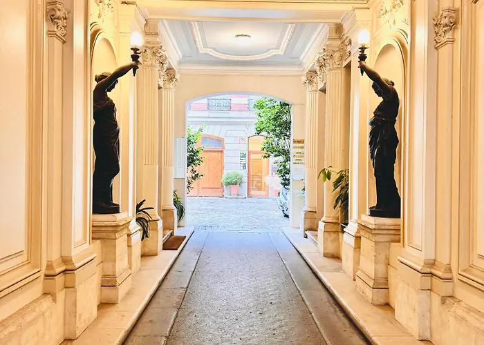 Cosy Place Entre L'arc De Triomphe Et Les Champs-elysees Accommodatie bij particulieren *