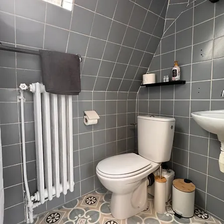 Cosy Place Entre L'arc De Triomphe Et Les Champs-elysees *