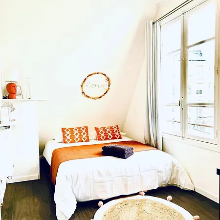 Cosy Place Entre L'arc De Triomphe Et Les Champs-elysees